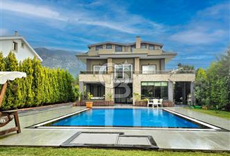 Ölüdeniz Ovacık’ta 7+1 Lüks Satılık Villa