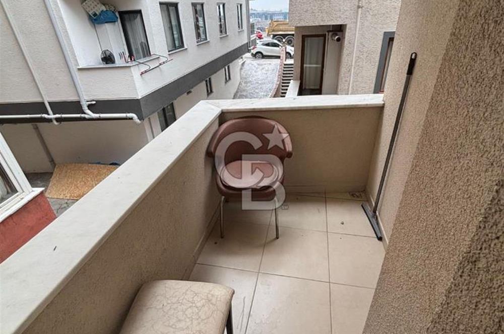 Askeri Cepheye İkinci Bina Satılık 2+1 Bakımlı Daire