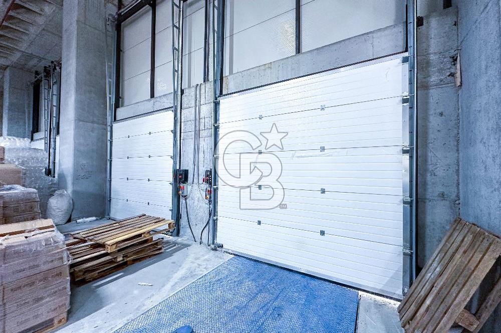 Arnavutköy Deliklikaya 4600m² Kiralık Lojistik Depo-4Tır Rampalı