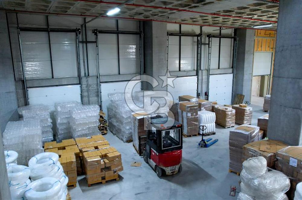 Arnavutköy Deliklikaya 4600m² Kiralık Lojistik Depo-4Tır Rampalı