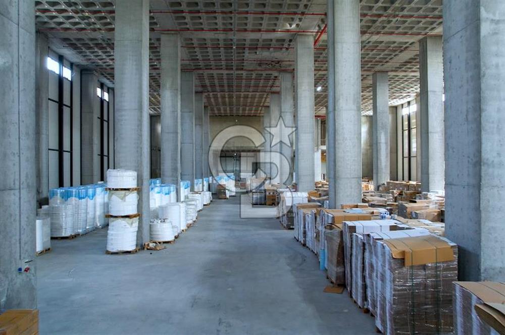 Arnavutköy Deliklikaya 4600m² Kiralık Lojistik Depo-4Tır Rampalı