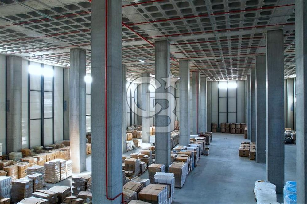 Arnavutköy Deliklikaya 4600m² Kiralık Lojistik Depo-4Tır Rampalı