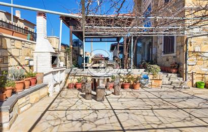 Yeni Foça Burunucu’nda 8+1 Denize Sıfır Satılık Lüks Villa
