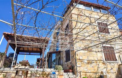 Yeni Foça Burunucu’nda 8+1 Denize Sıfır Satılık Lüks Villa