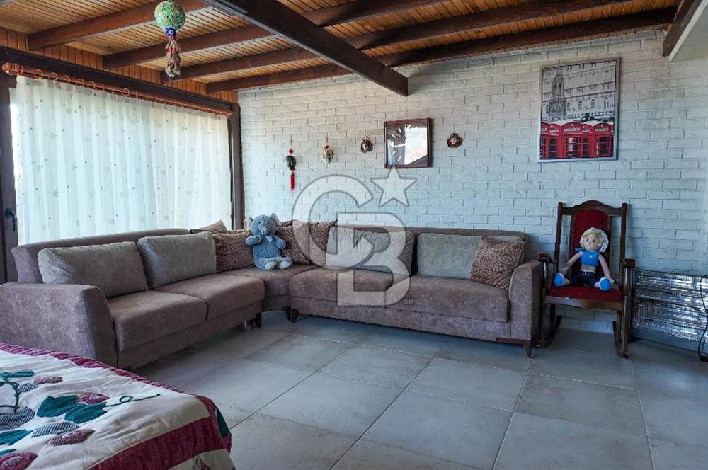 Yeni Foça Burunucu’nda 8+1 Denize Sıfır Satılık Lüks Villa