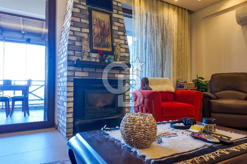 Yeni Foça Burunucu’nda 8+1 Denize Sıfır Satılık Lüks Villa
