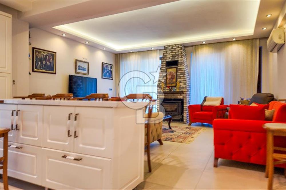 Yeni Foça Burunucu’nda 8+1 Denize Sıfır Satılık Lüks Villa