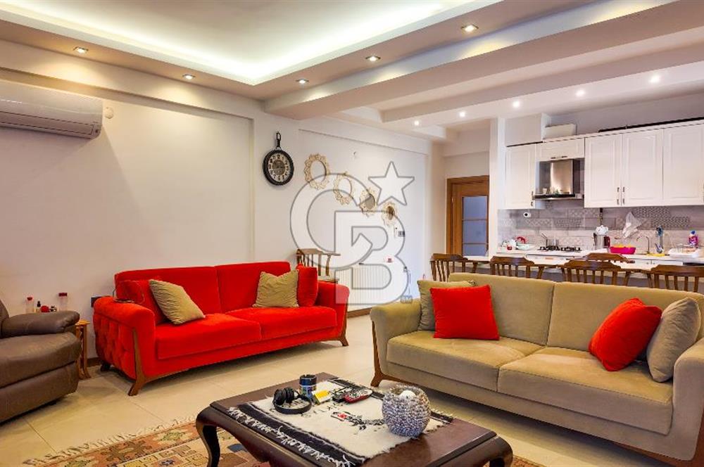 Yeni Foça Burunucu’nda 8+1 Denize Sıfır Satılık Lüks Villa