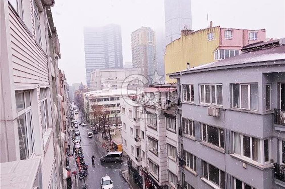 Silahşörler Caddesi 140m2,3+1 Full Tadilatlı,Asansörlü 4.kat
