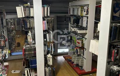Acıbadem Caddesi' ne Komşu Satılık 3 Katlı 300 m2 Dükkan