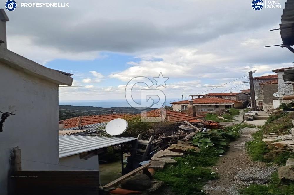 Karaburun Sarpıncık Köy Merkezinde Satılık Arsa