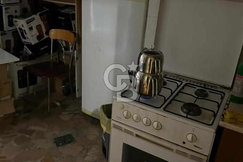 Acıbadem Caddesi' ne Komşu Satılık 3 Katlı 300 m2 Dükkan