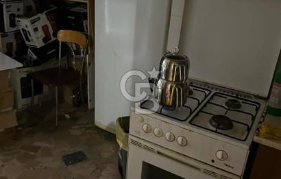 Acıbadem Caddesi' ne Komşu Satılık 3 Katlı 300 m2 Dükkan