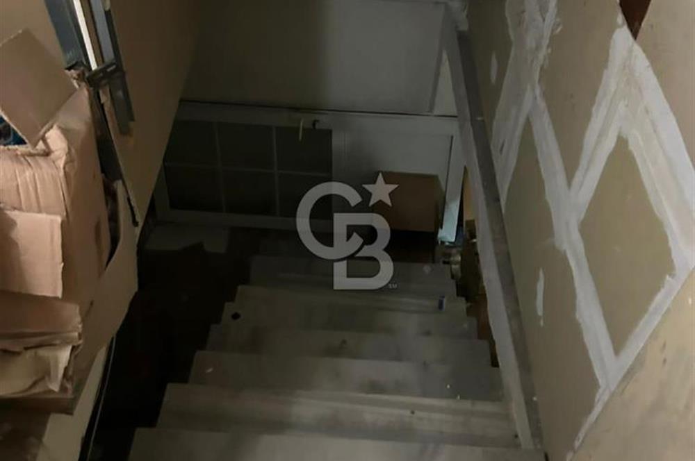 Acıbadem Caddesi' ne Komşu Satılık 3 Katlı 300 m2 Dükkan