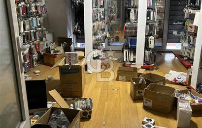 Acıbadem Caddesi' ne Komşu Satılık 3 Katlı 300 m2 Dükkan