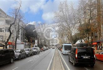 Suadiye Minibüs Caddesi Üzerinde Emsalsiz komple satılık bina