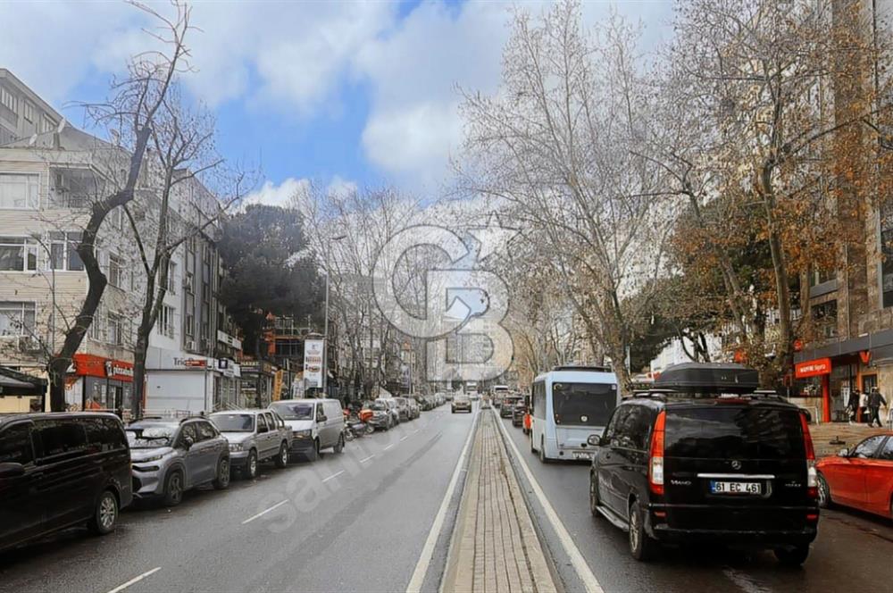 Suadiye Minibüs Caddesi Üzerinde Emsalsiz komple satılık bina