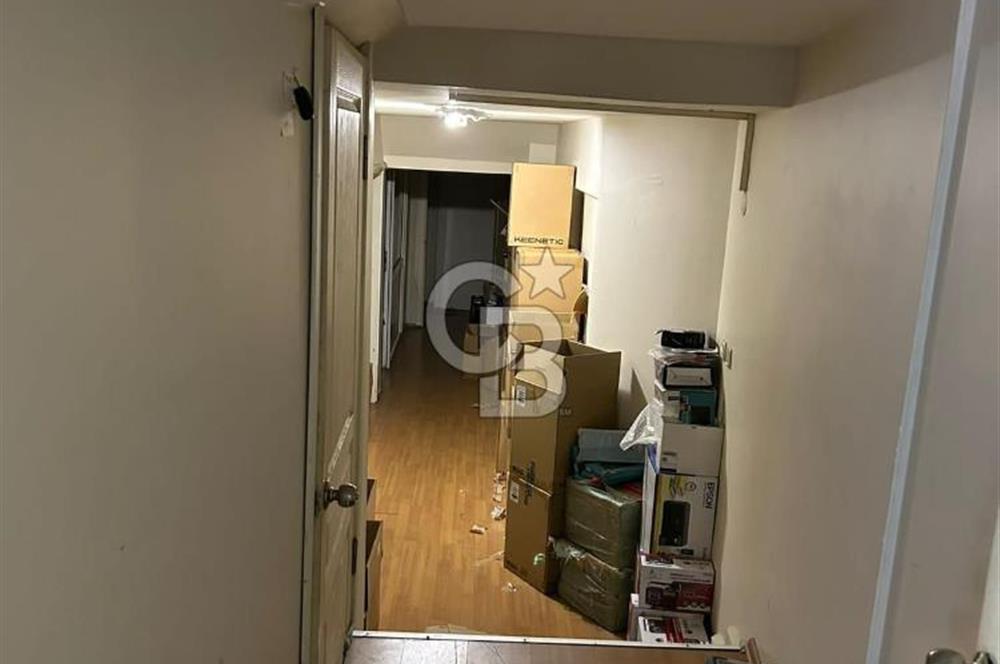 Acıbadem Caddesi' ne Komşu Satılık 3 Katlı 300 m2 Dükkan