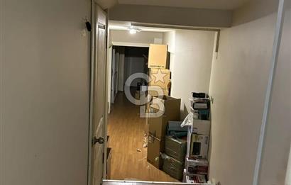 Acıbadem Caddesi' ne Komşu Satılık 3 Katlı 300 m2 Dükkan