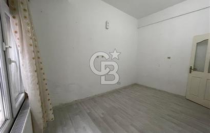 Bayraklı Mansuroğlu’nda 1+1 Bahçeli Kiralık Daire