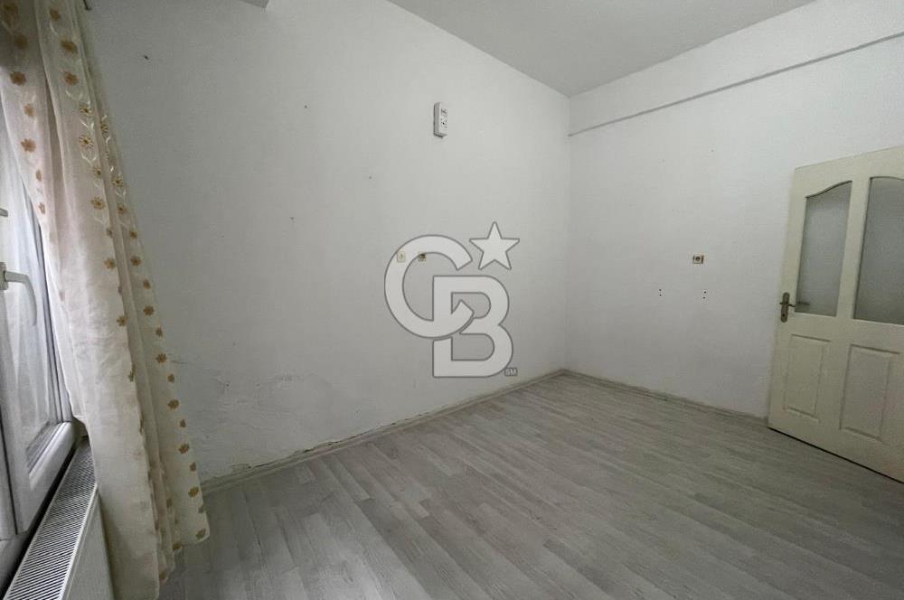 Bayraklı Mansuroğlu’nda 1+1 Bahçeli Kiralık Daire