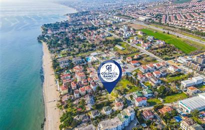 GÜZELCEDE DENİZE SIFIR VİLLA İMARLI KOTLU MUHTEŞEM ARSA