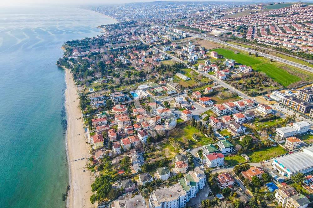 GÜZELCEDE DENİZE SIFIR VİLLA İMARLI KOTLU MUHTEŞEM ARSA