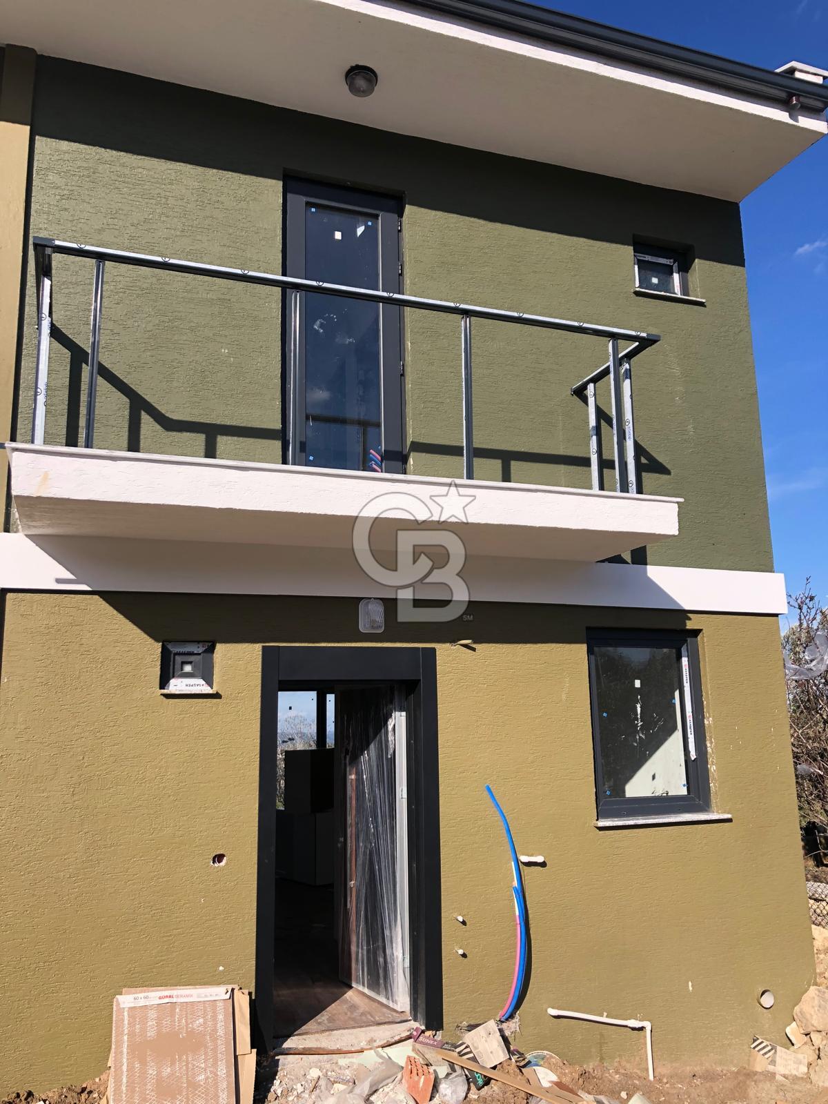 çınarlıda deniz manzaralı villa