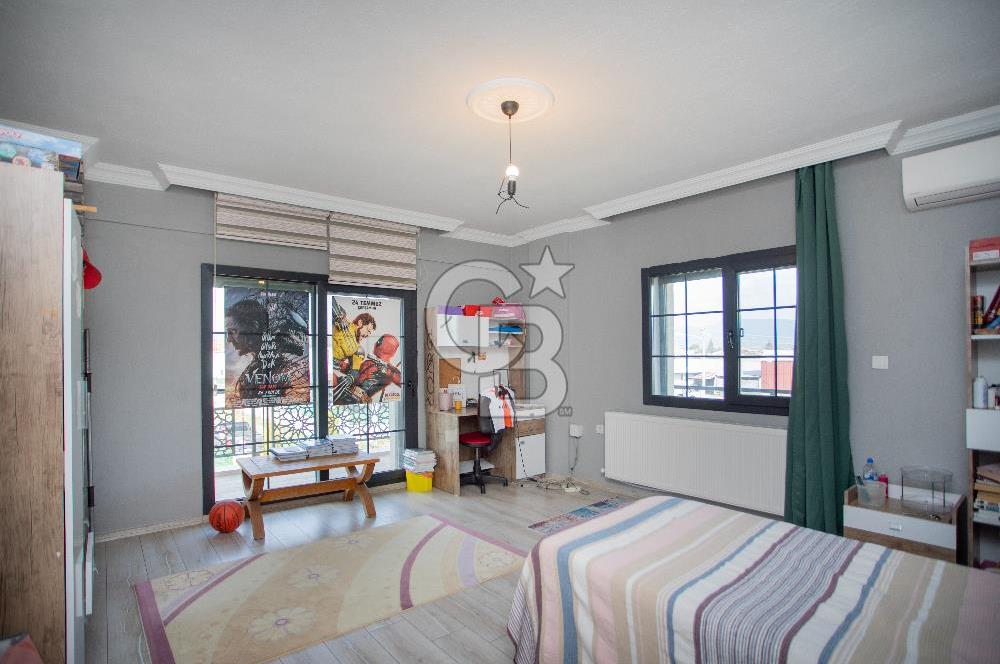 Foça Bağarası Müstakil Havuzlu Villa