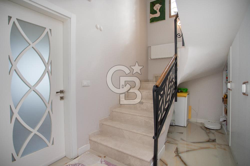 Foça Bağarası Müstakil Havuzlu Villa