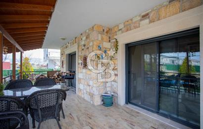 Foça Bağarası Müstakil Havuzlu Villa