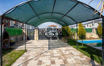Foça Bağarası Müstakil Havuzlu Villa