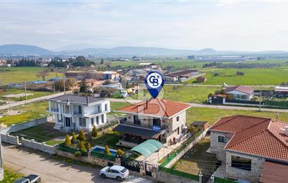 Foça Bağarası Müstakil Havuzlu Villa