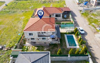 Foça Bağarası Müstakil Havuzlu Villa