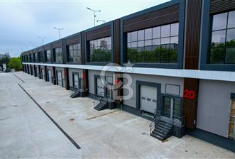 Esenyurt Prestijli Dış Cephe 12 mt Yükseklik Tır Rampalı -566 m²