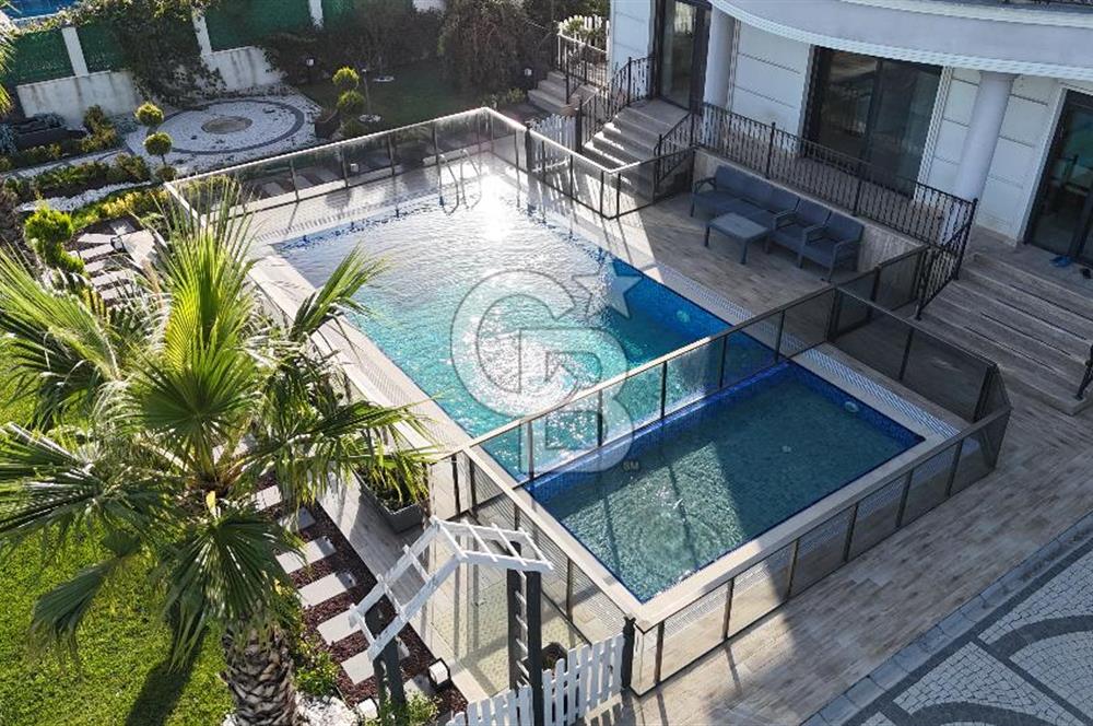 BÜYÜKÇEKMECE KUMBURGAZ 1010M² ARSA İÇNDE HAVUZLU MÜSTAKİL VİLLA