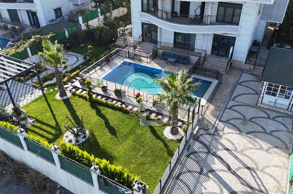 BÜYÜKÇEKMECE KUMBURGAZ 1010M² ARSA İÇNDE HAVUZLU MÜSTAKİL VİLLA