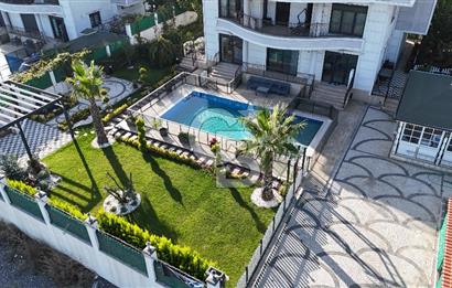BÜYÜKÇEKMECE KUMBURGAZ 1010M² ARSA İÇNDE HAVUZLU MÜSTAKİL VİLLA