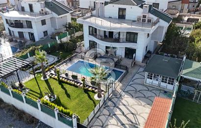 BÜYÜKÇEKMECE KUMBURGAZ 1010M² ARSA İÇNDE HAVUZLU MÜSTAKİL VİLLA