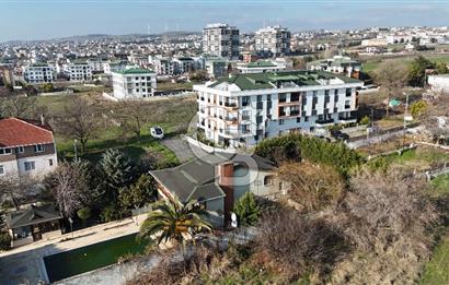 KUMBURGAZ'DA İÇİNDE MÜSTAKİL HAVUZLU VİLLALI 1.251M² NET ARSA