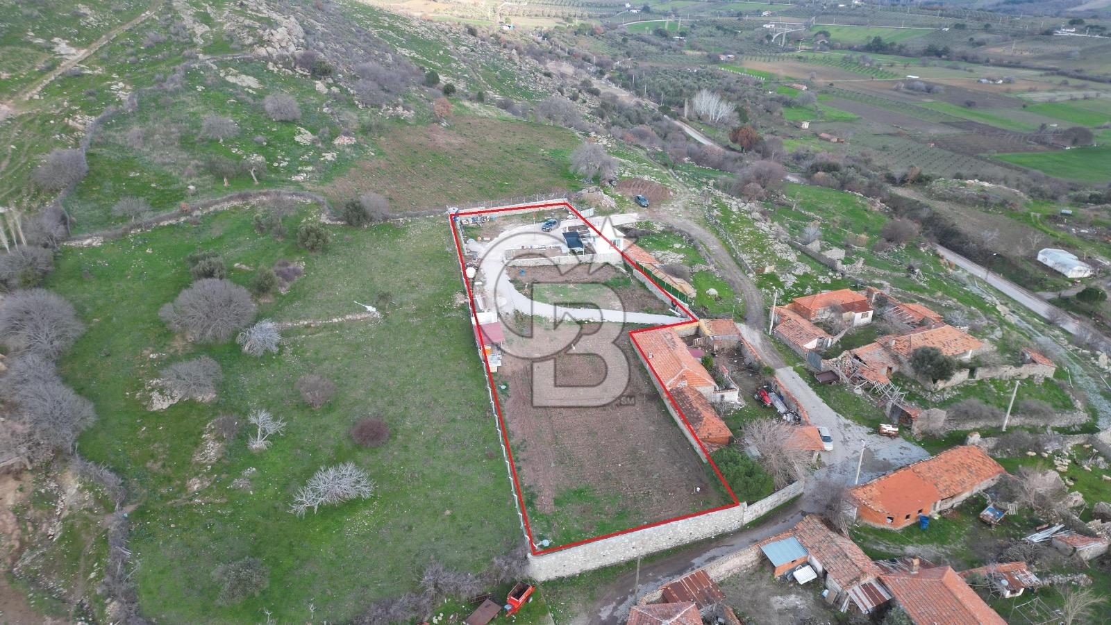 Bergama 'nın En Güzel Lokasyonunda Manzaralı Çiftlik Evi