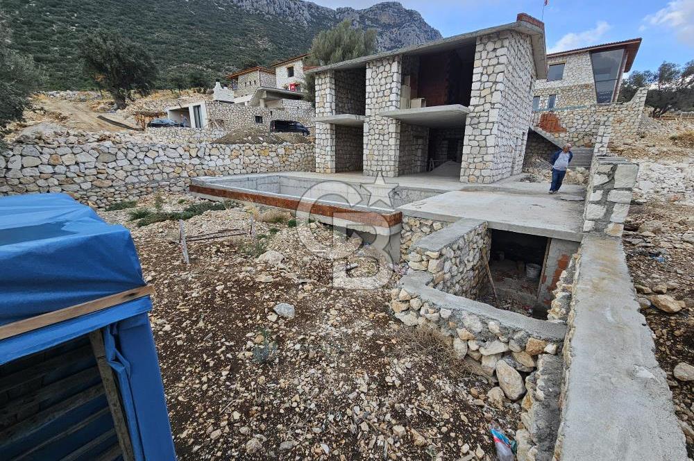 CB GİZ'DEN KAŞ BEZİRGAN'DA SATILIK 3+1 NATAMAM VİLLA
