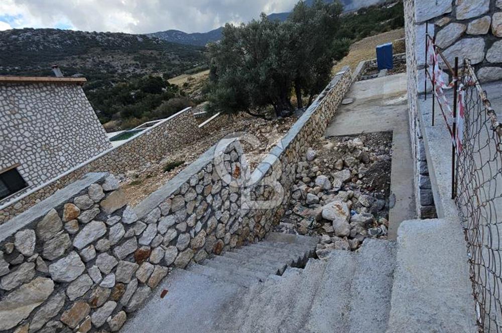 CB GİZ'DEN KAŞ BEZİRGAN'DA SATILIK 3+1 NATAMAM VİLLA