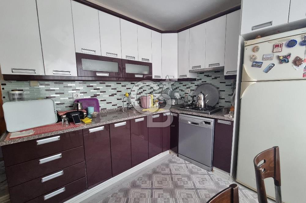 MENEMEN,ASARLIK,IRMAK MAHALLESİ, BAHÇELİ 3 KATLI SATILIK BİNA