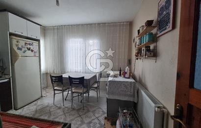 MENEMEN,ASARLIK,IRMAK MAHALLESİ, BAHÇELİ 3 KATLI SATILIK BİNA