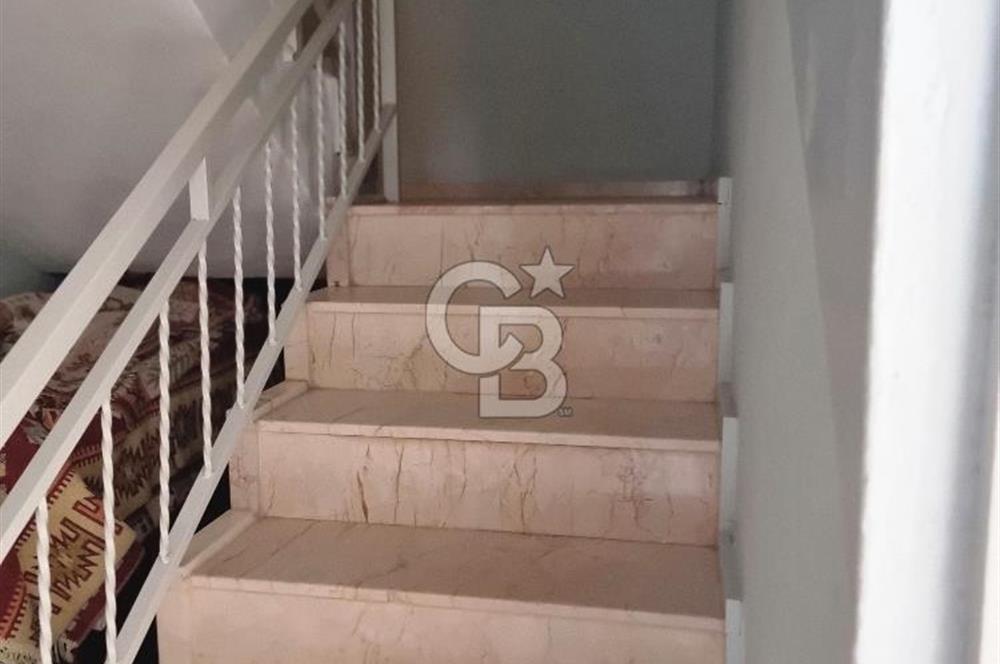 MENEMEN,ASARLIK,IRMAK MAHALLESİ, BAHÇELİ 3 KATLI SATILIK BİNA