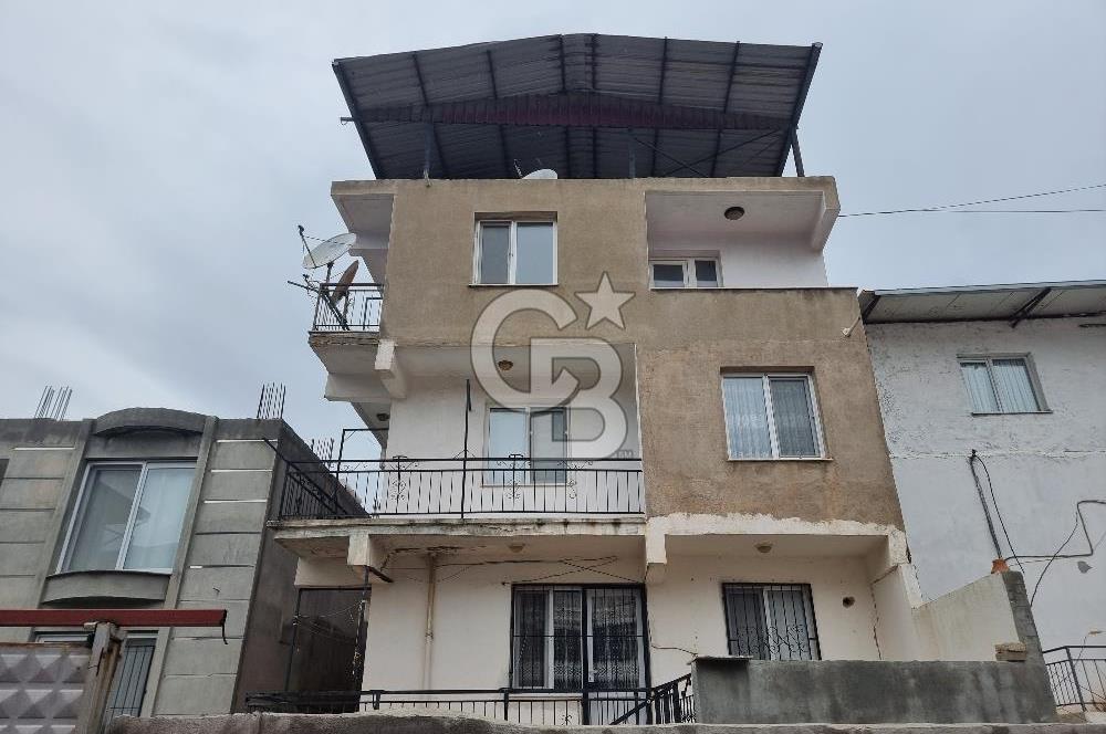 MENEMEN,ASARLIK,IRMAK MAHALLESİ, BAHÇELİ 3 KATLI SATILIK BİNA