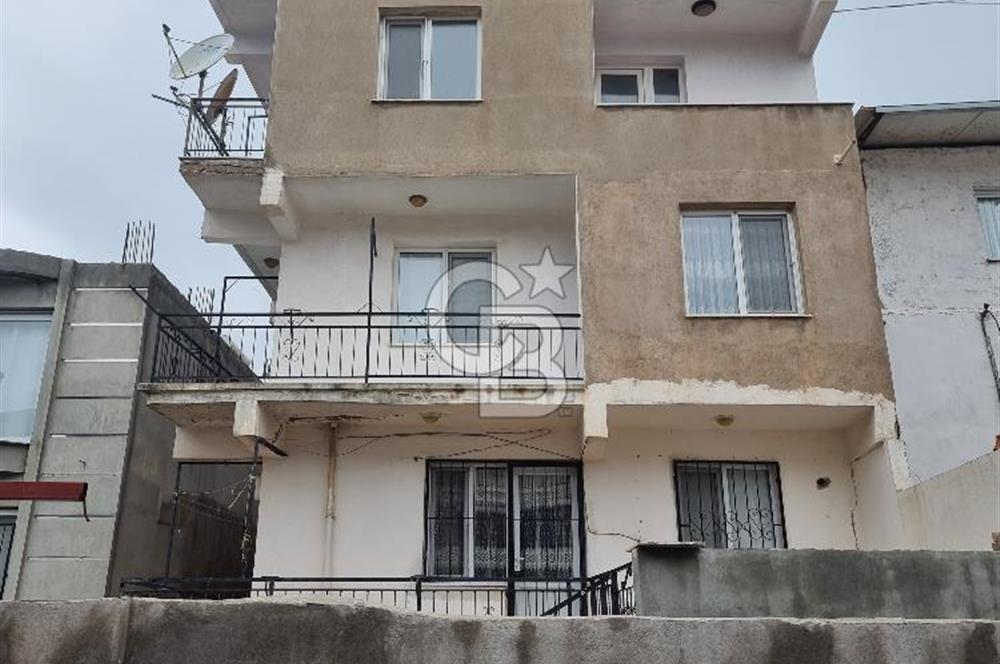 MENEMEN,ASARLIK,IRMAK MAHALLESİ, BAHÇELİ 3 KATLI SATILIK BİNA