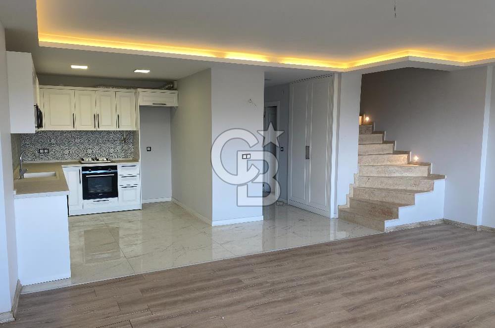 SEFERİHİSAR’DA SATILIK SİTE İÇİ HAVUZLU LÜX DUBLEKS DAİRE – 4 MUHTEŞEM GÜZELLİK BİR ARADA