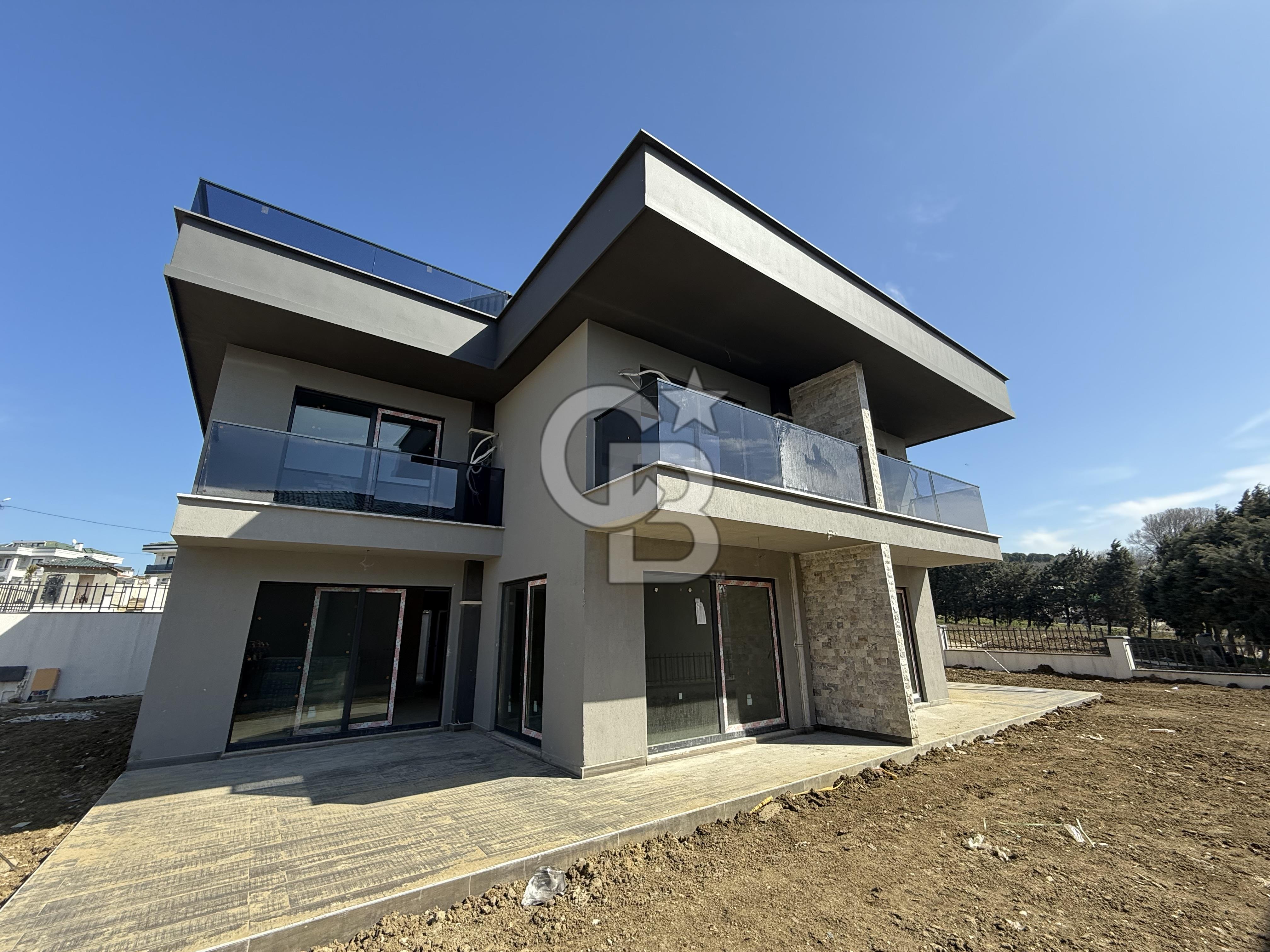 Kumburgaz Satılık 4+1 Sıfır Villa Deniz Manzaralı Butik Sitede